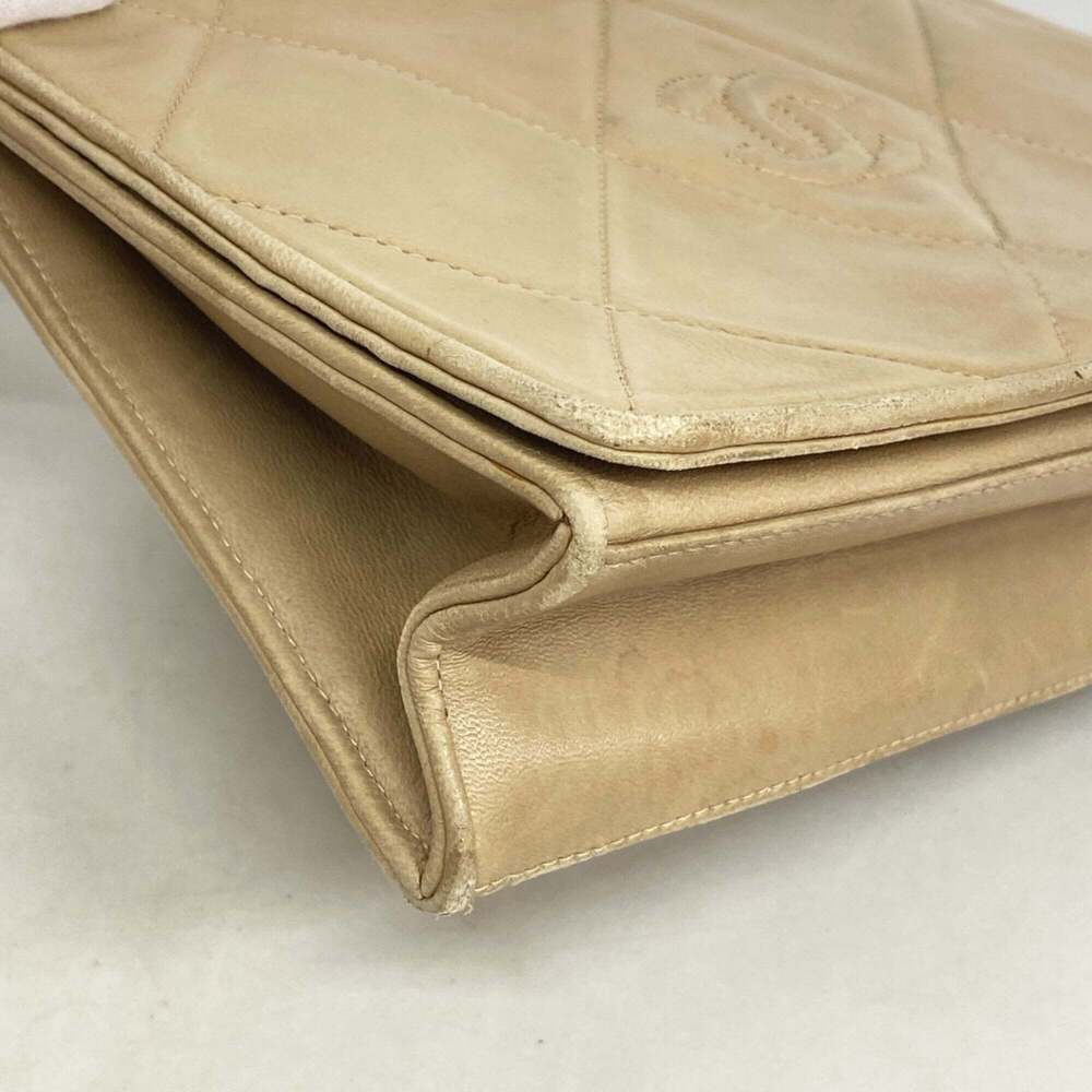 CHANEL Cream Lambskin Leather Shoulder Bag - Picture 6 of 14